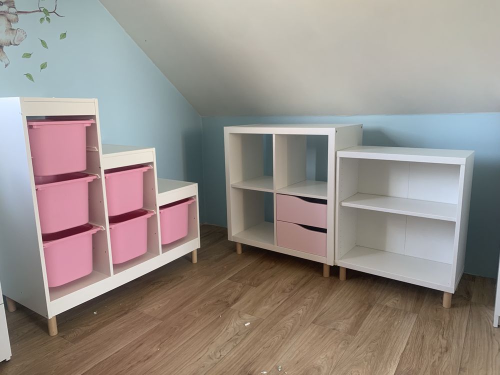 Meble ikea regały i stolik nocny