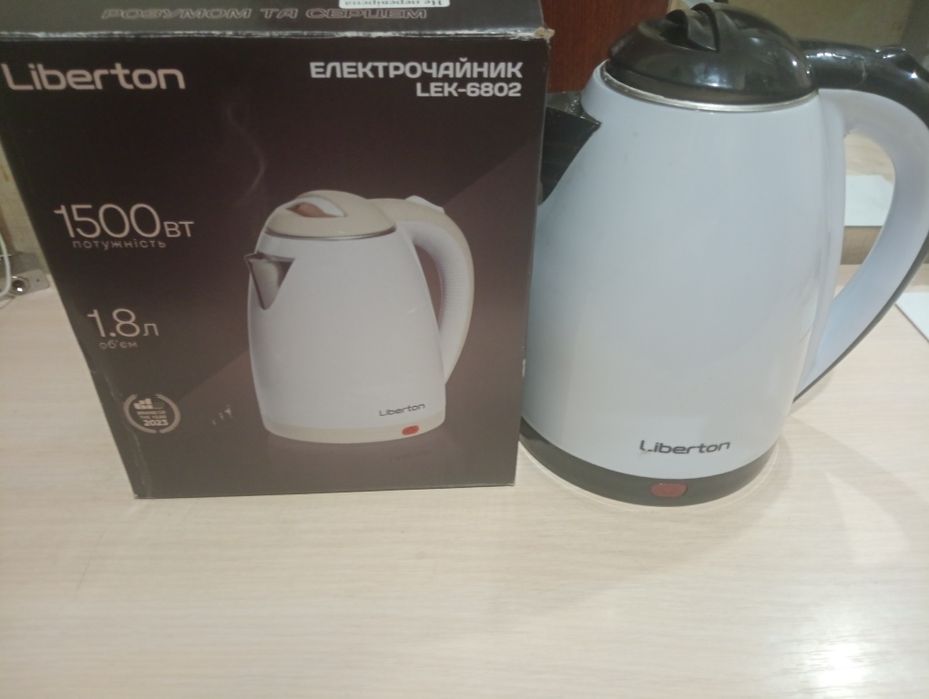 Чайник електричний Лібертон