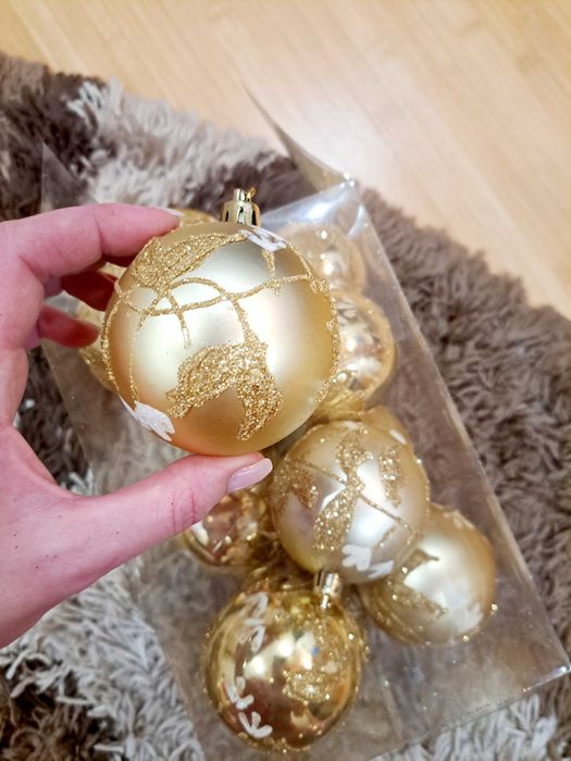 Новогодние игрушки на ёлочку