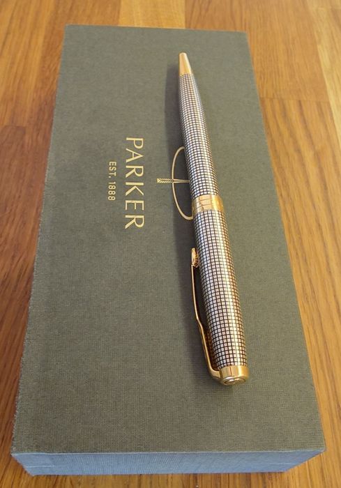 Długopis Parker Sonnet Premium Chiselled Silver GT  Srebro
