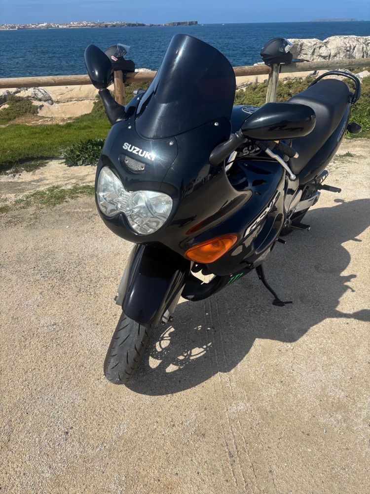 Suzuki GSXF 750