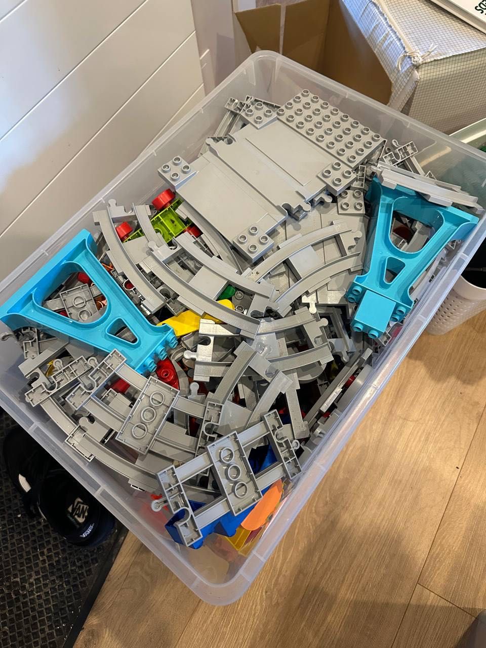 Klocki LEGO DUPLO mix mieszany 10 kg z różnych zestawów plus podłoga