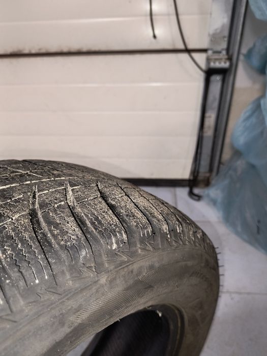 Opony zimowe Bridgestone 215/60/16