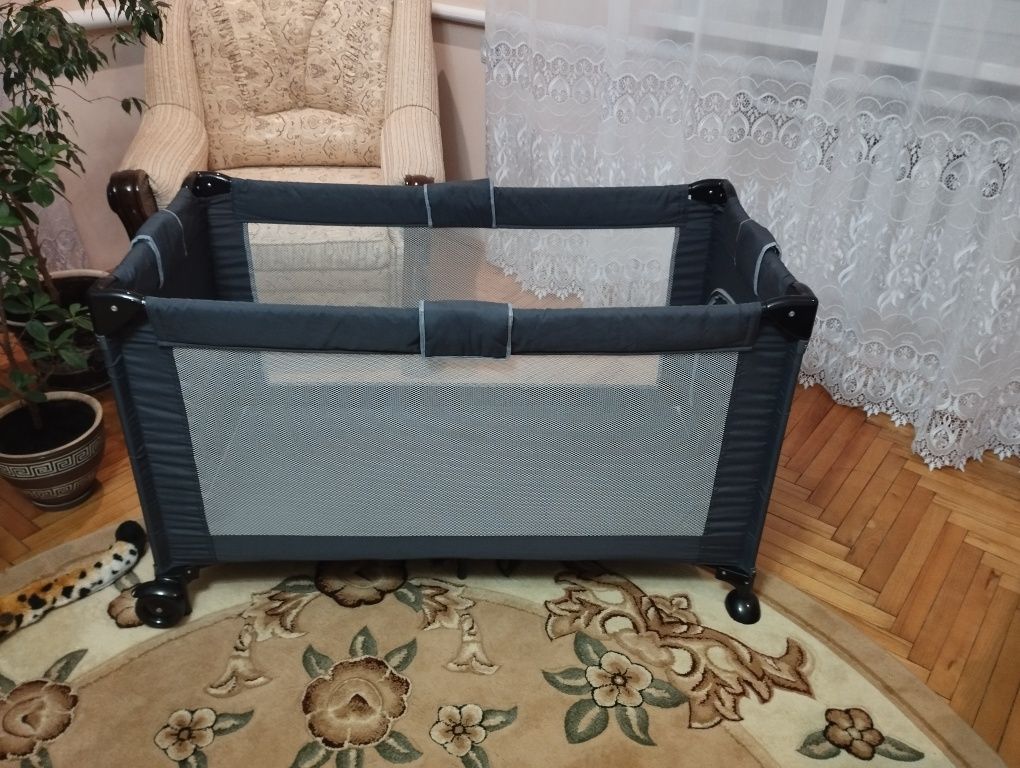 Продаж манеж дитячий