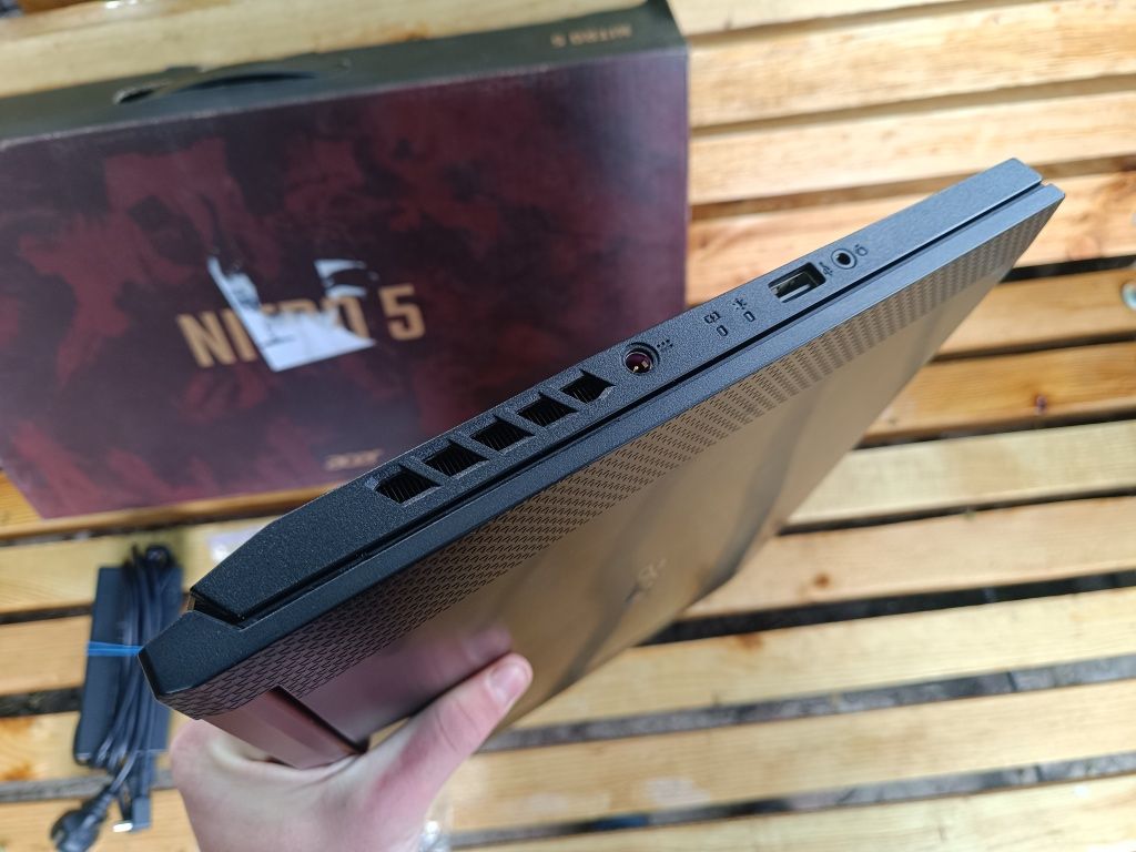 З коробкою Ігровий ноутбук ACER (Ryzen 5/16/256+1000/GTX 1650 4gb)