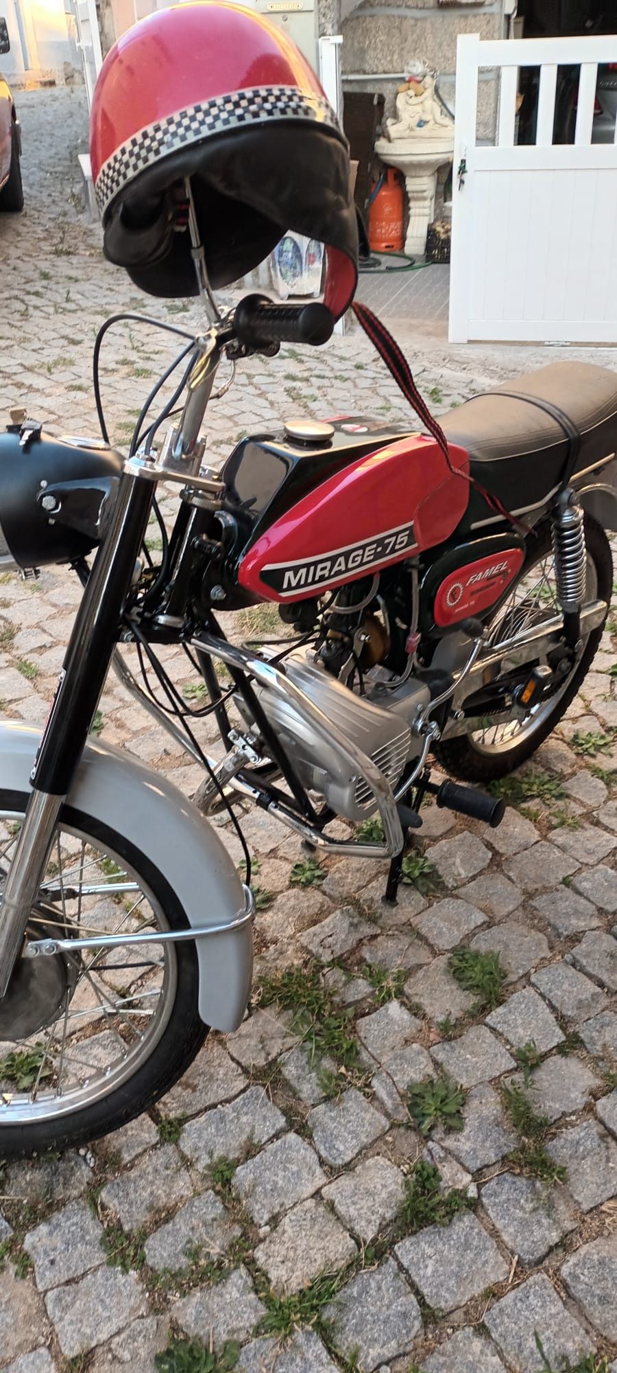 Zundap mirage 75