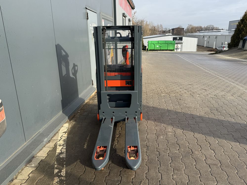 Paleciak elektryczny Linde D 08 z 2018 r 210 cm 800 kg