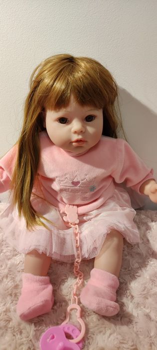 Lalka prawie jak nowa