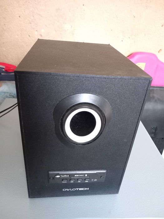 Coluna subwoofer com amplificador