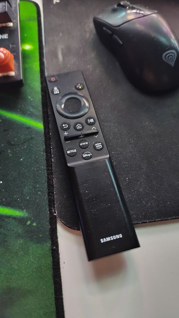 Monitor Samsung 27 z Tizen (funcje Smart + pilot)