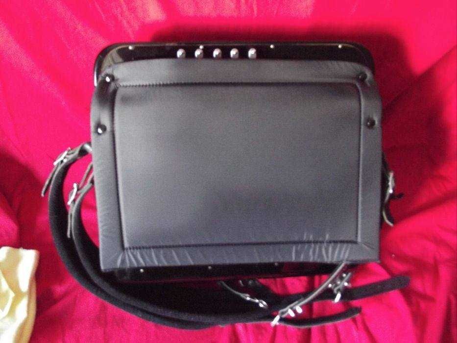 Acordeão Hohner International Vivaldi