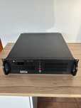 Komputer w obudowie rack 4U