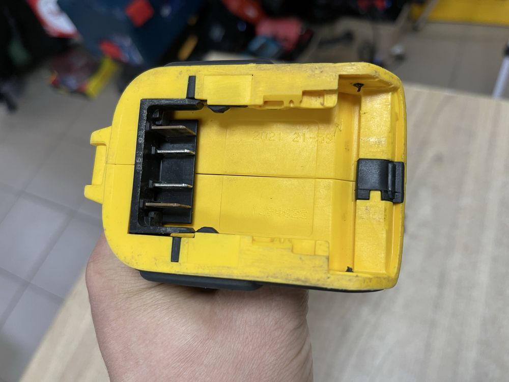 Dewalt DCS355 / вживаний безщітковий реноватор Девольт