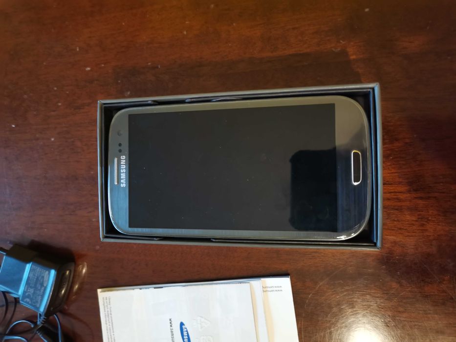 od ręki Samsung Galaxy SIII S3 Smartfon model GT-I9300