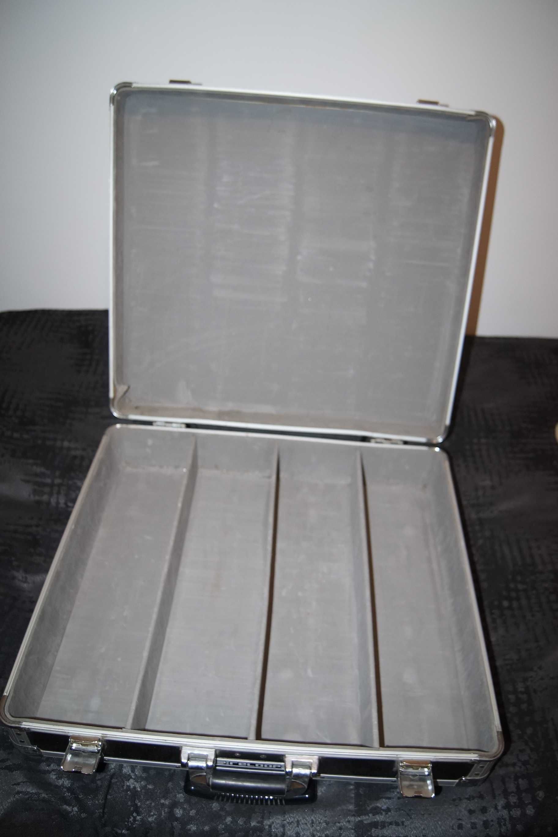 Reloop 200 Trolley CD Case Black case na płyty CD walizka