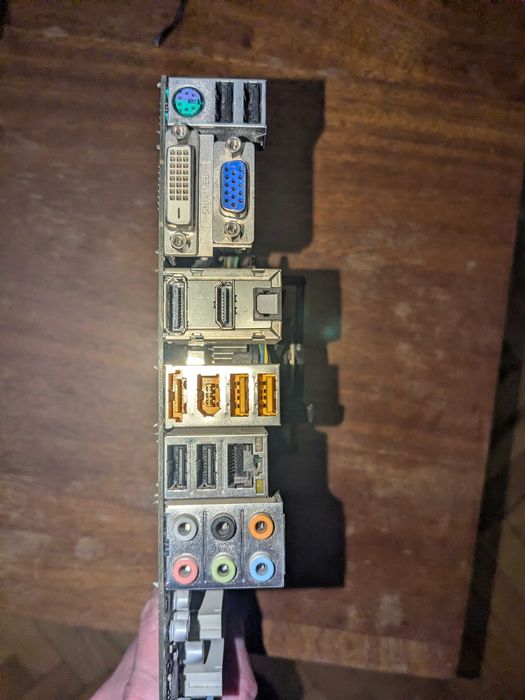 материнська плата GIGABYTE GA-H55M-UD2H б/у з процесором, HDMI