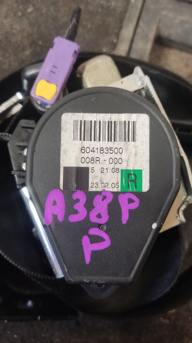 Pas bezpieczeństwa prawy przód przedni audi a3 8p sportback