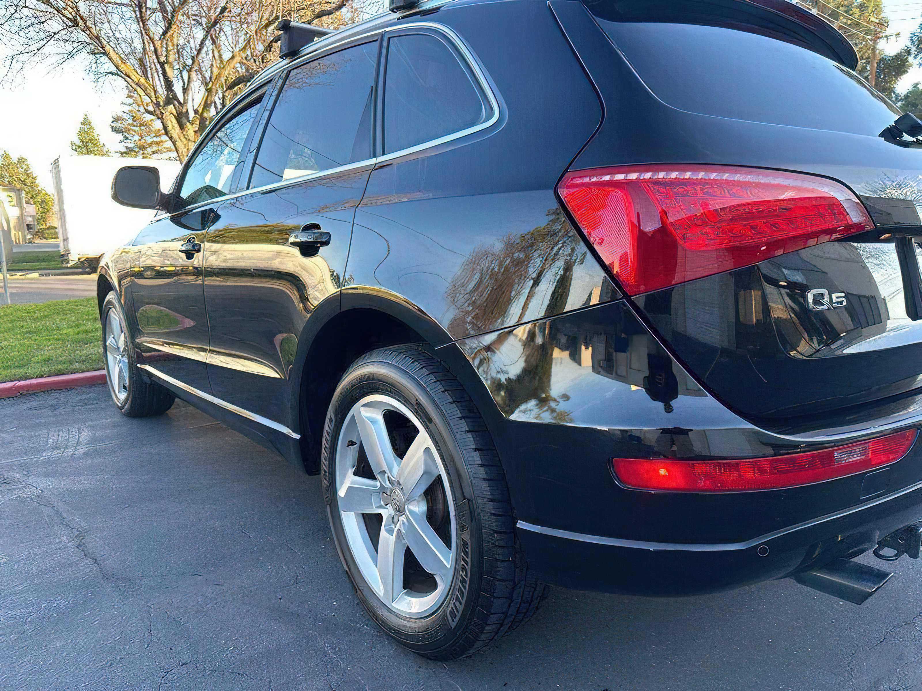 2011 Audi Q5 2.0T quattro Premium Plus