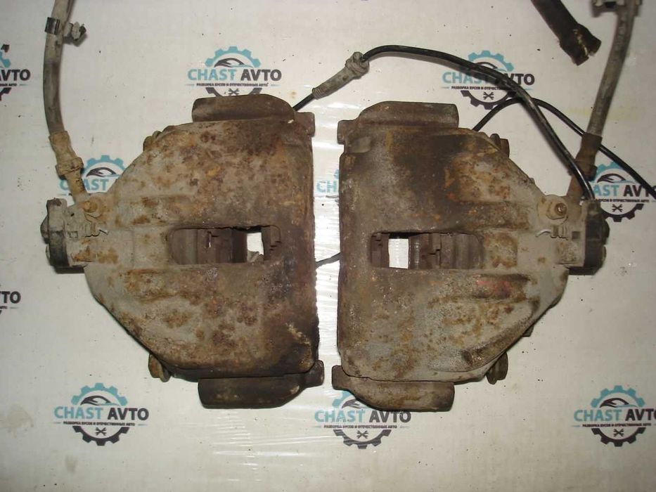 Суппорт со скобой передний Спринтер/ЛТ 35/Вито 638