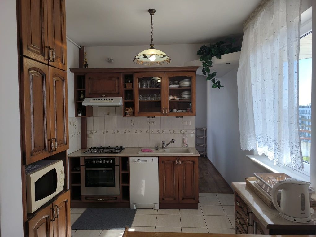 Apartament 150 mk2 , 2 poziomy , 2 łazienki,  2 kuchnie, parkingi .