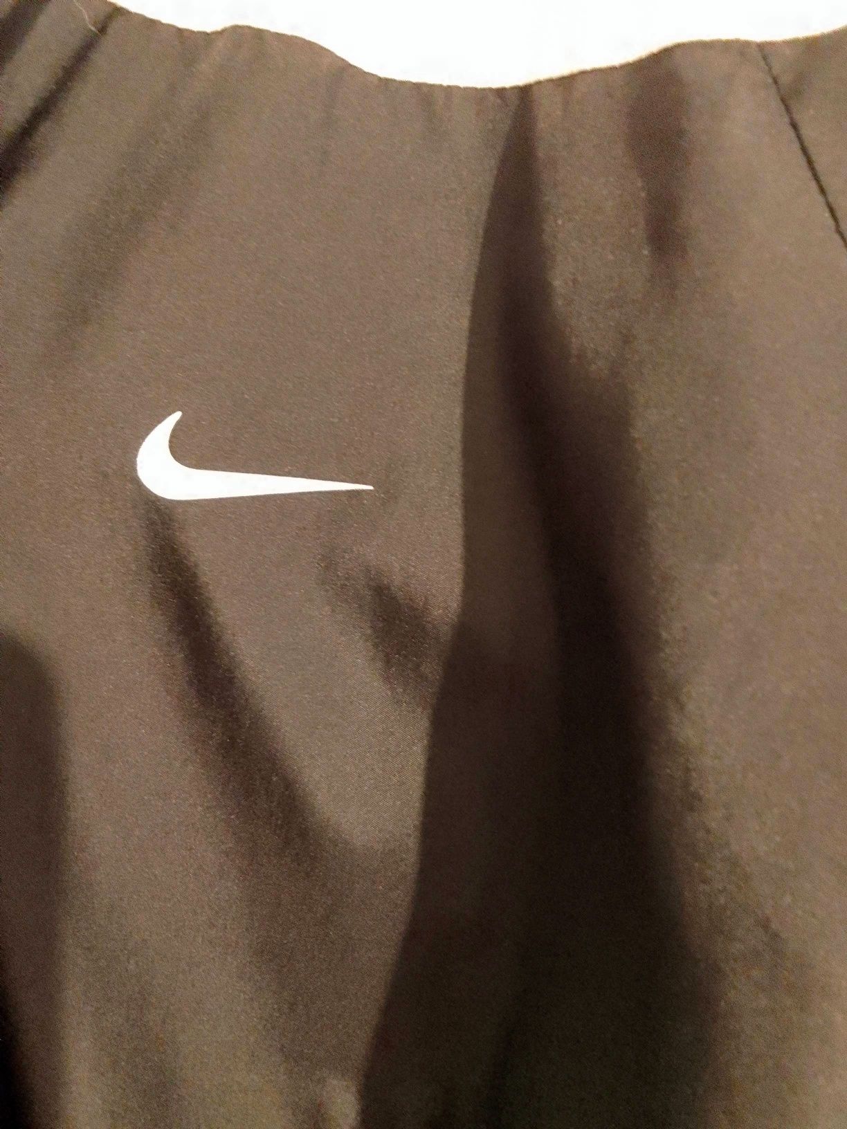 Kurtka wiatrówka damska Nike