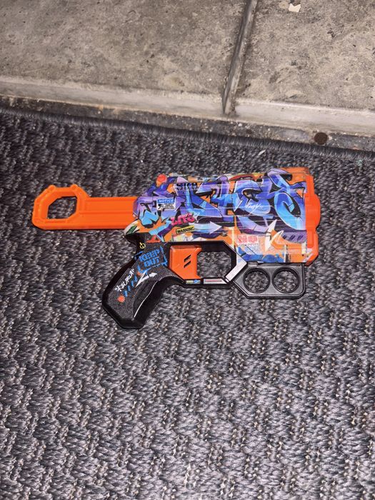 Nerf trás três balas incluidas