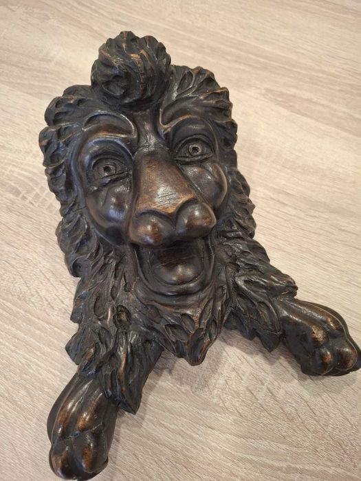 Antiguidade | Busto de leão em madeira