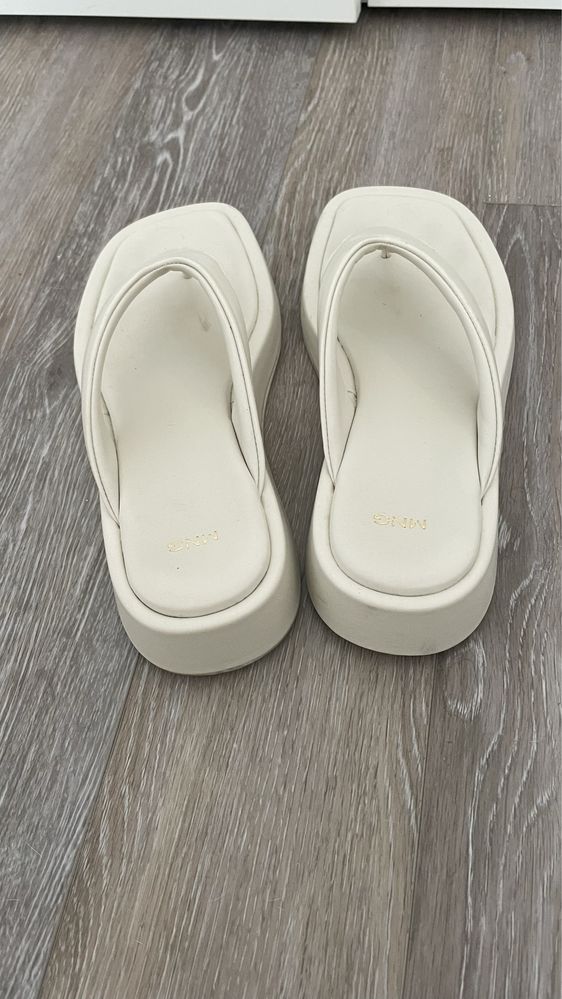 Sandalias rasas / chinelos  mango