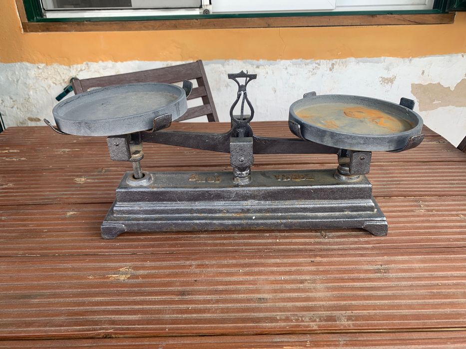 Balança antiga em muito bom estado