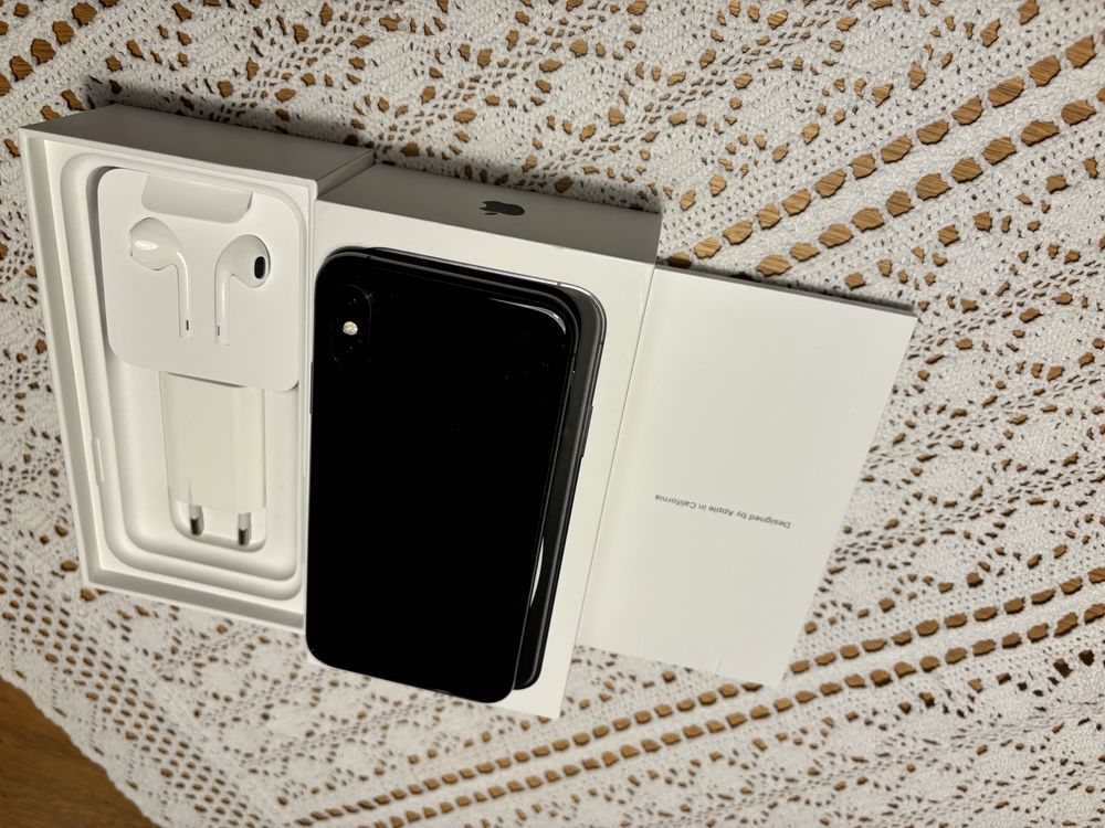 IPhone XS white silver