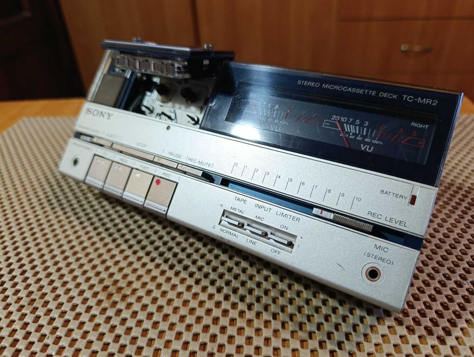 Дека микрокассетная "Sony TC-MR2" // Stereo Microcassette Deck //