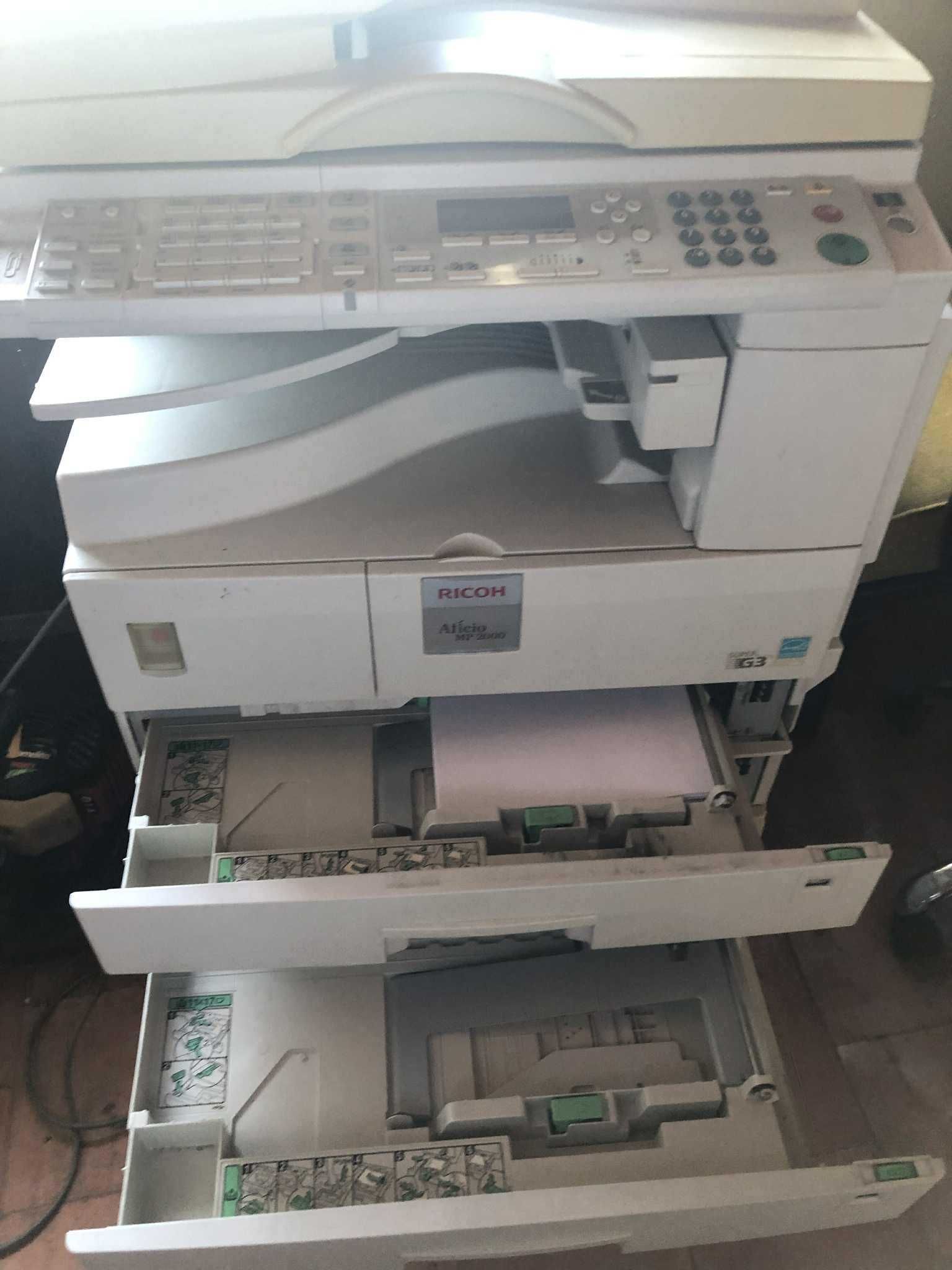 FOTOCOPIADORA E IMPRESSORA DE REDE RICOH AFICIO MP 2000: ÓPTIMO ESTADO