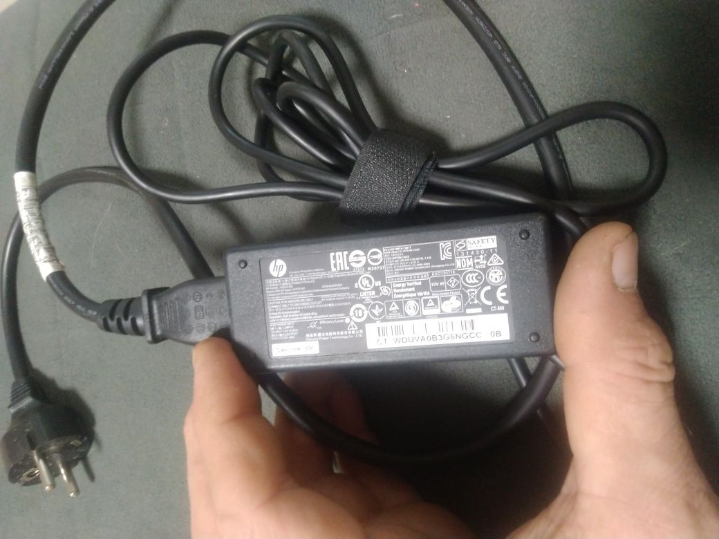 Продам зарядное устройство для ноутбука