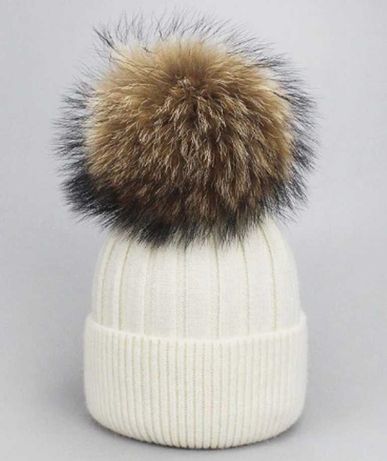 Зимняя вязаная детская шапка с натуральным помпоном на возраст 7-19лет