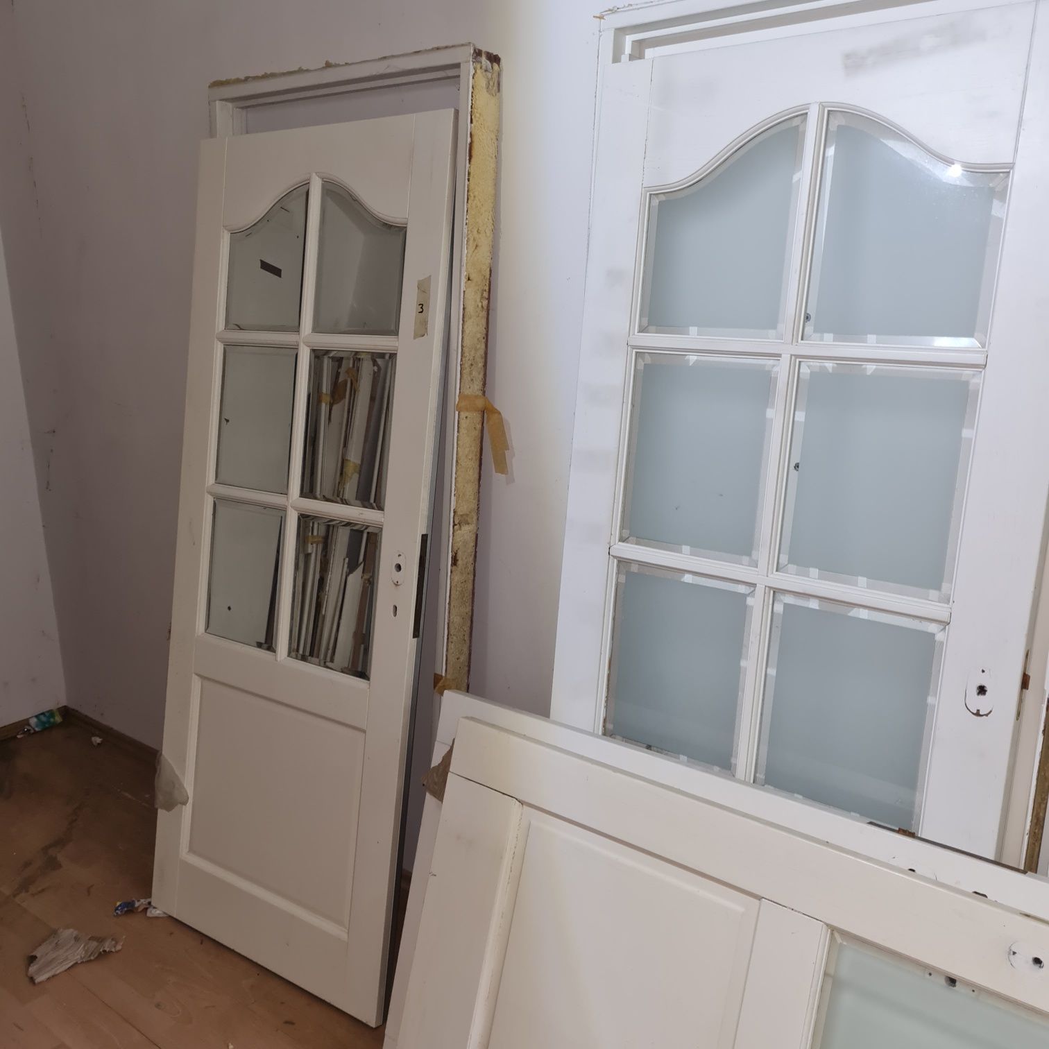OKAZJA 4 mahoniowe drzwi przeszklone 84x200 2 framugi zabytek
4 szt, w