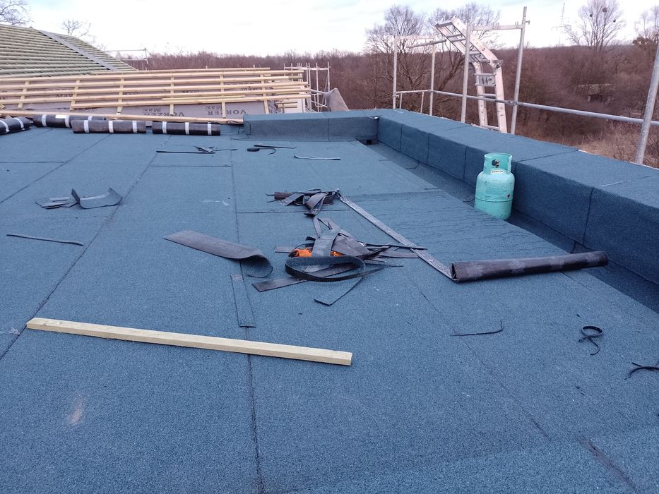 Dach dekarz hydroizolacja Membrana PCV TPO, papa termozgrzewalna