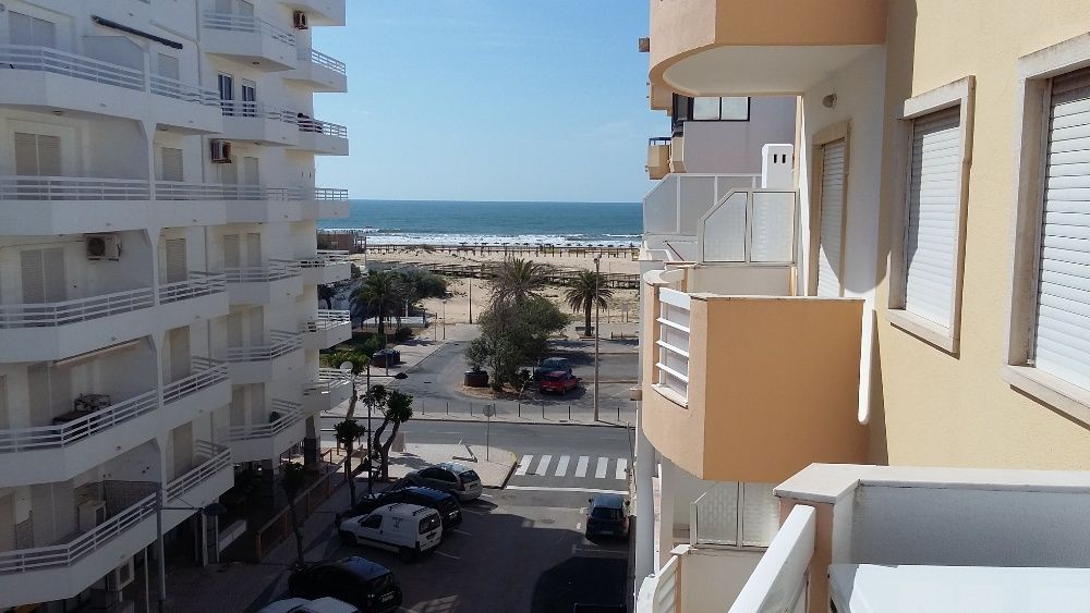 Agradável apartamento T1 Monte Gordo com Vista Mar 50 metros da praia