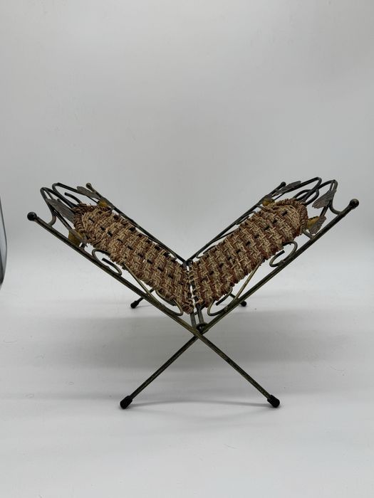 Stojak na gazety metalowy skladany