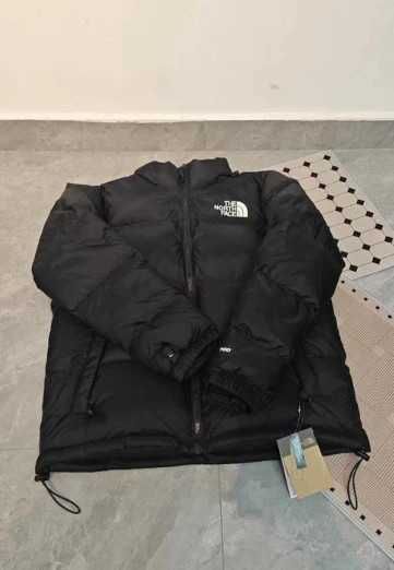 Czarna-kurtka -ITNFI- NorthFace-700-Rozmiary-M