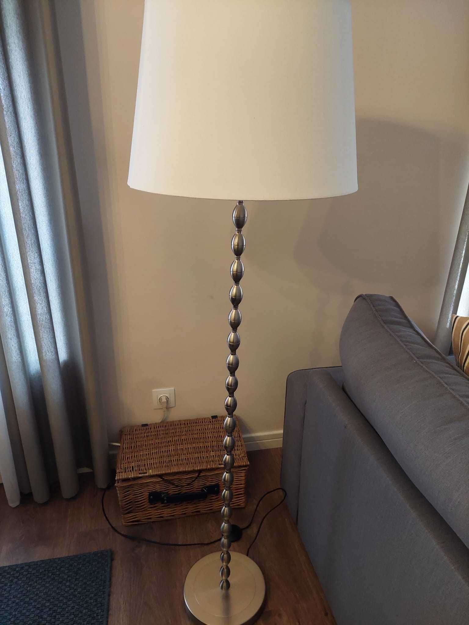 Candeeiro pe IKEA