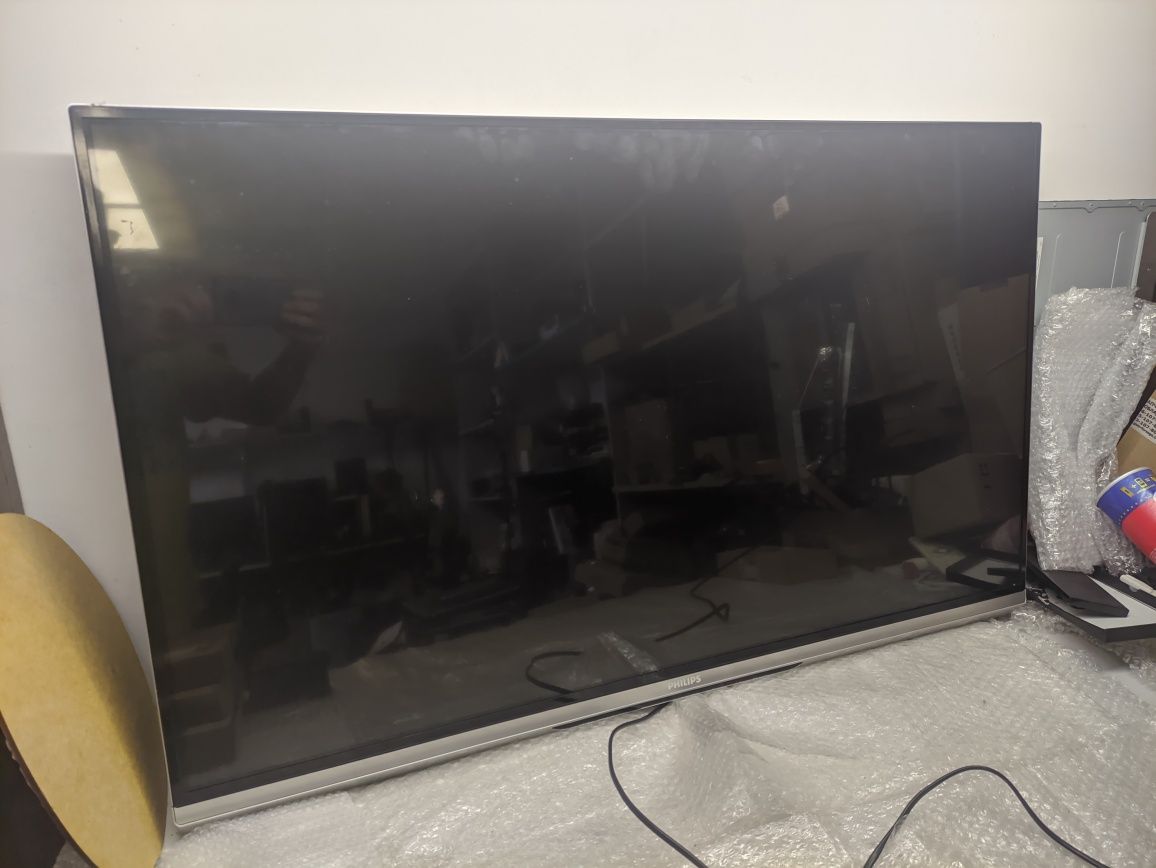 2 телевізора на відновлення Philips 42pfl6877t/12 і 32pfh5501/88