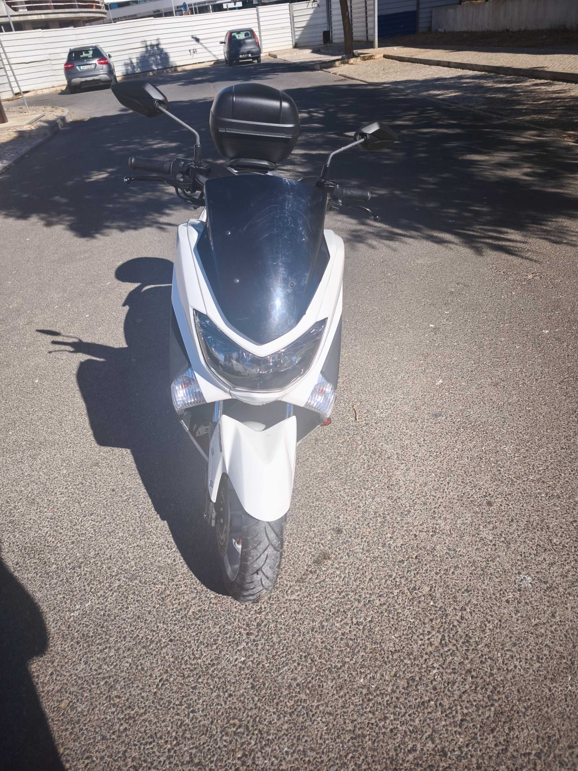 Yamaha nmax 125 excelente estado