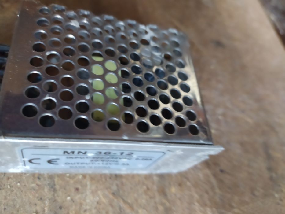 Блок питания 12 в,3 Ам.