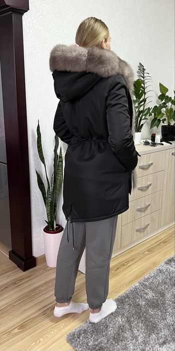 Парка зимова з хутром песця