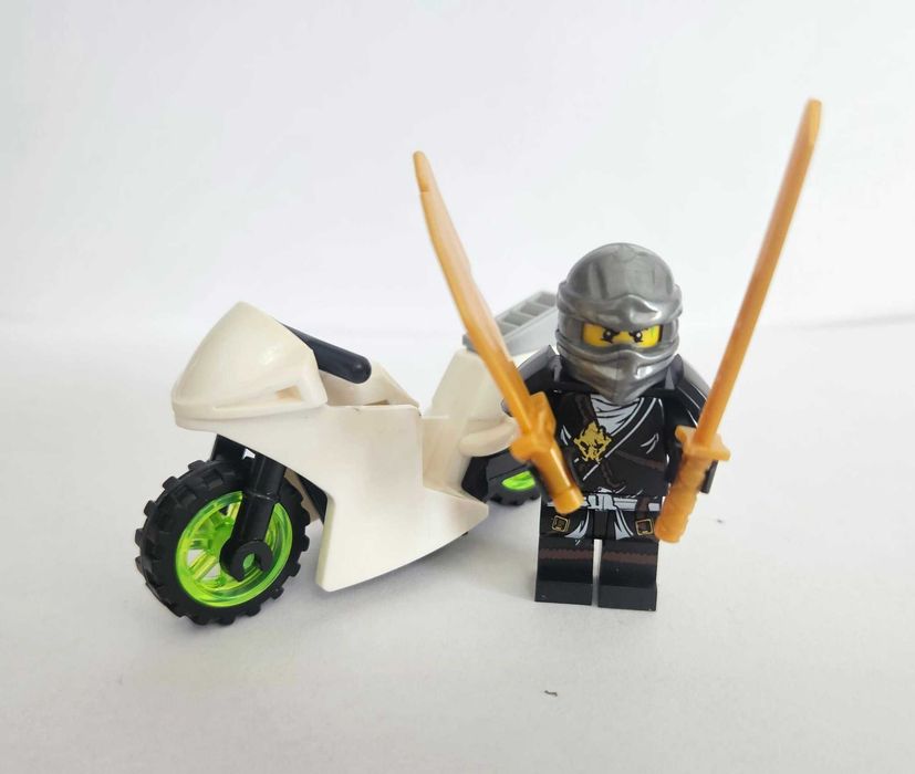 Lego Ninja minifigure with motorcycle (8pcs)