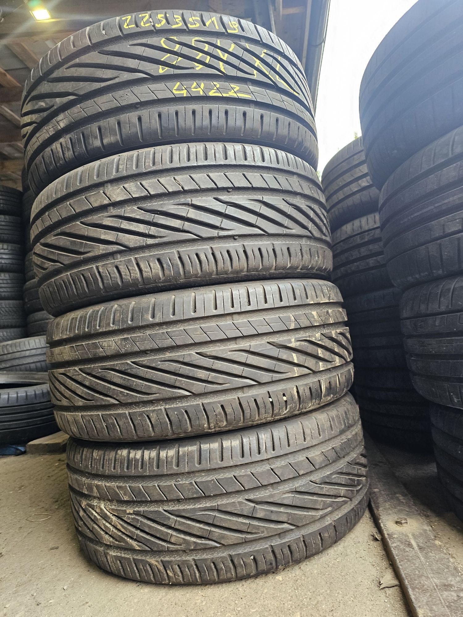 Opony Letnie R19 225/35-Uniroyal-7mm-22rok