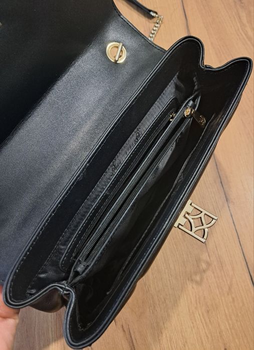 Elegancka torebka na łańcuszku Kazar