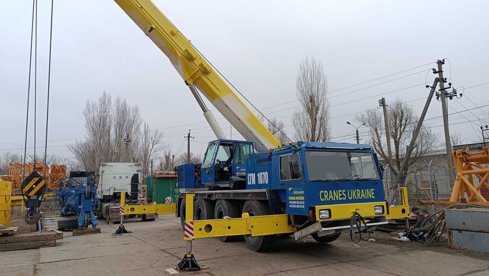 Автокран LIEBHERR LTM1070