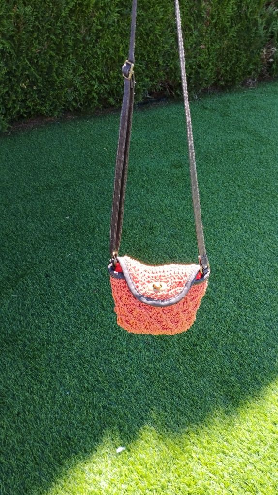Bolsa nova laranja em ráfia