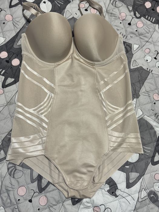 Корегуюча білизна, утягующе боді